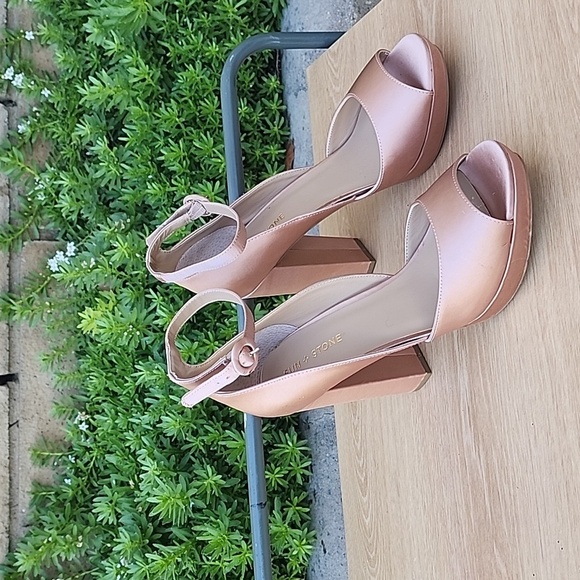 Sun + Stone Reeta Pink Satin block heels ankle strap pumps Size 11 NWOT - Picture 3 of 10